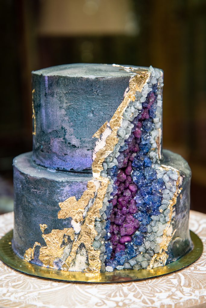 2020 crystal wedding cake