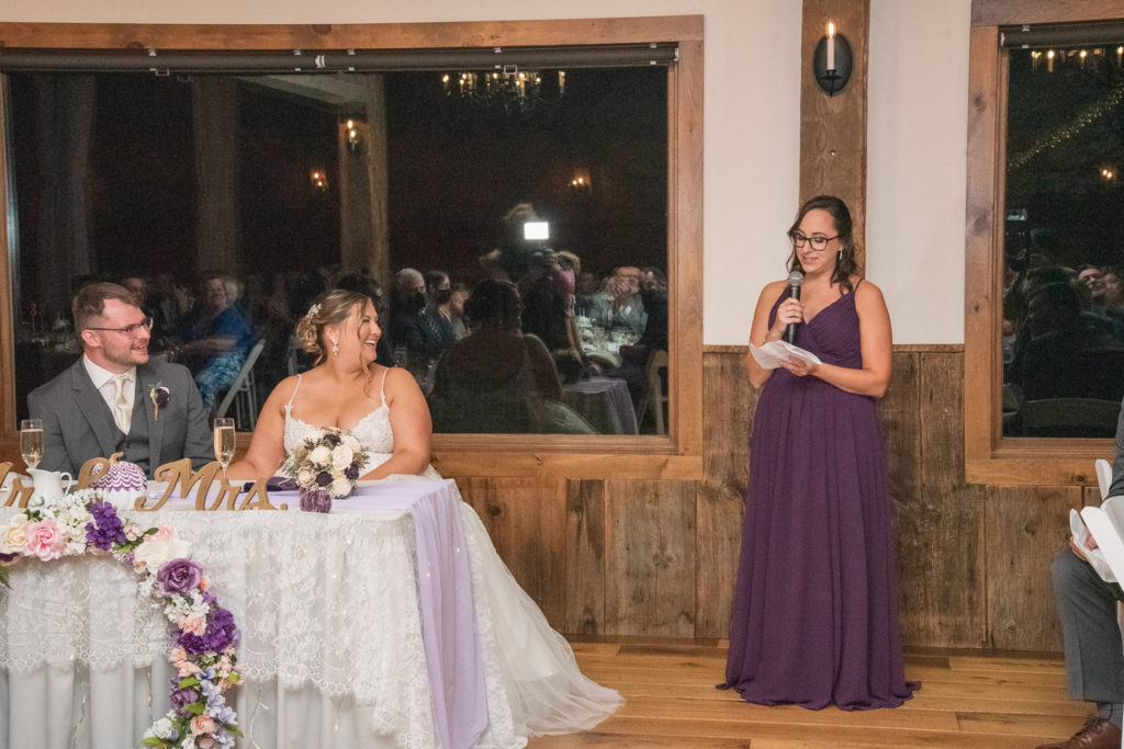 maid of honor giving her speech 