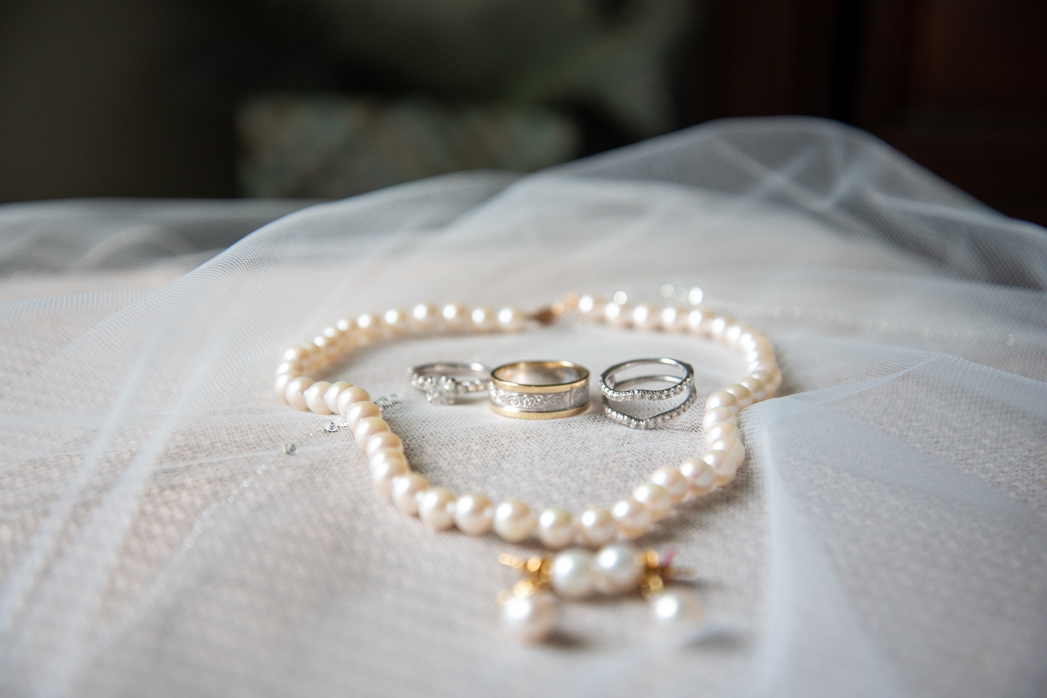 bride's jewelry on the perfect day